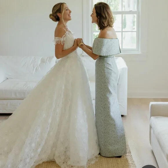 Elegant strapless Markarian gown that works for formals or weddings - Picture 3 of 9